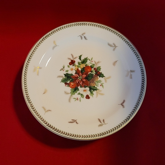 MIKASA |Set of 3 'Holiday Delight' Salad/ Dessert Plates - Retired - Picture 4 of 4